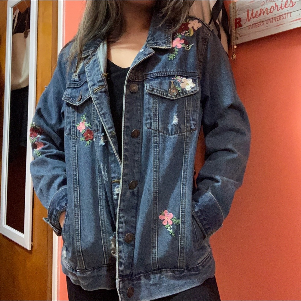 Denim jacket with embroidered flowers